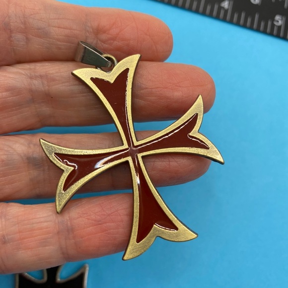 Knight's Templar Red Cross Pewter & Black Silver Cross Pendants - Picture 6 of 8